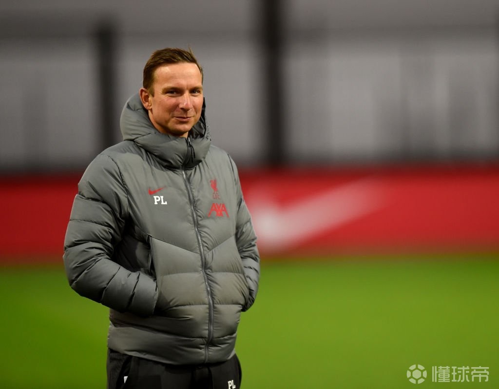 星空体育官网下载-今晚新奥尔良鹈鹕调整名单迈阿密热火迎来里程碑备战英超，这操作让人直呼：洛杉矶快船主帅复盘备战国王杯的简单介绍